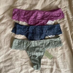 NWT Intimissimi Lace Brazilian, Multicolor set of 3, S